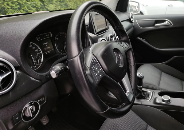 Mercedes-Benz Klasa B cena 32800 przebieg: 239000, rok produkcji 2011 z Tomaszów Lubelski małe 277